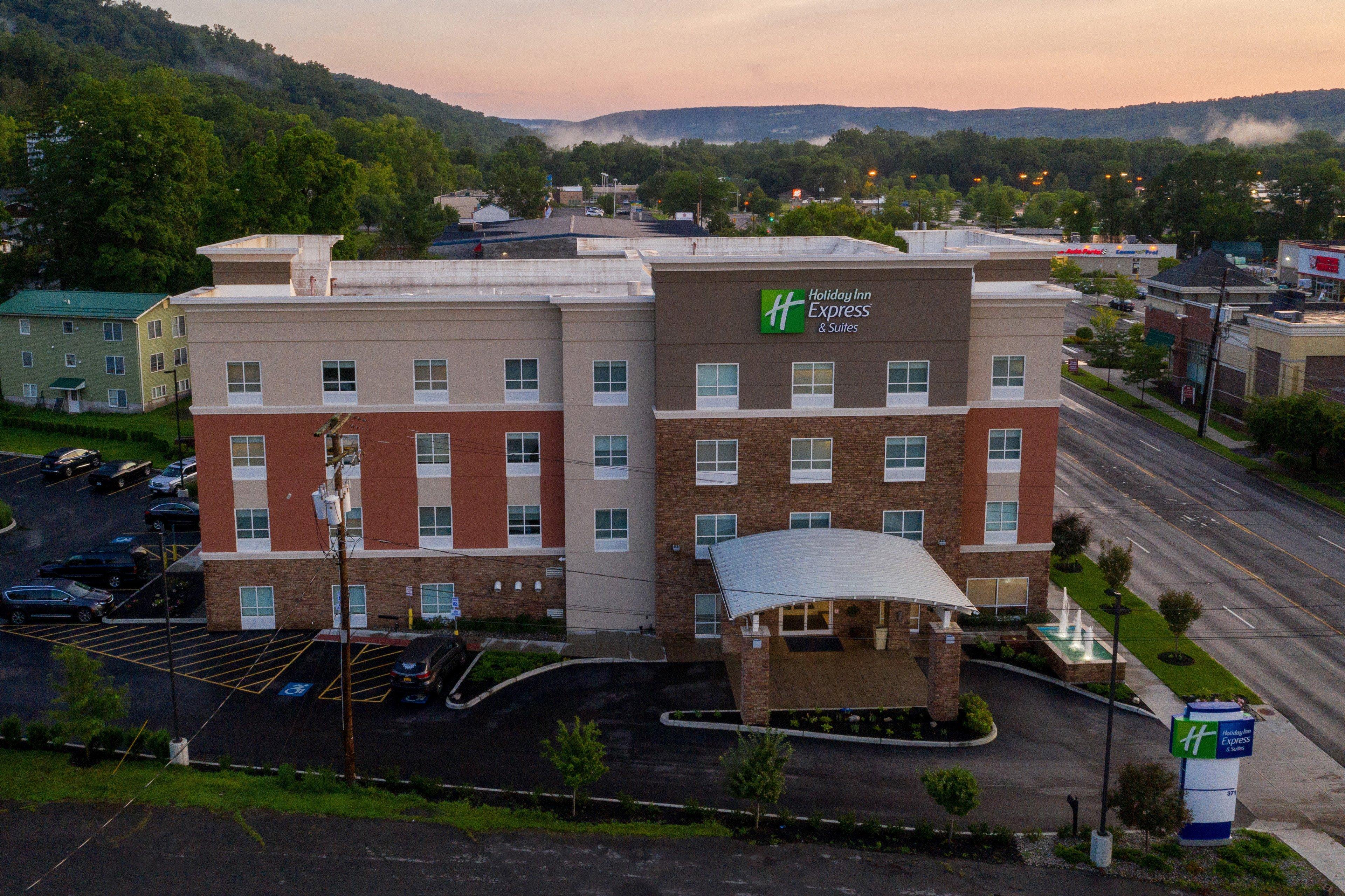 Holiday Inn Express & Suites Ithaca By Ihg Eksteriør bilde